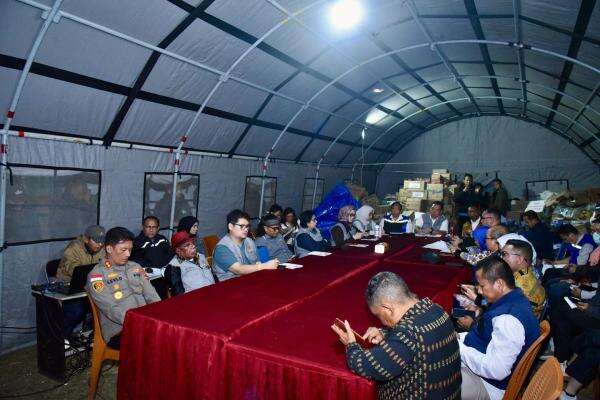 Komisi IX Dukung Percepatan Perbaikan Faskes Wilayah Terdampak Gempa NTT Komisi IX Dukung Percepatan Perbaikan Faskes Wilayah Terdampak Gempa NTT