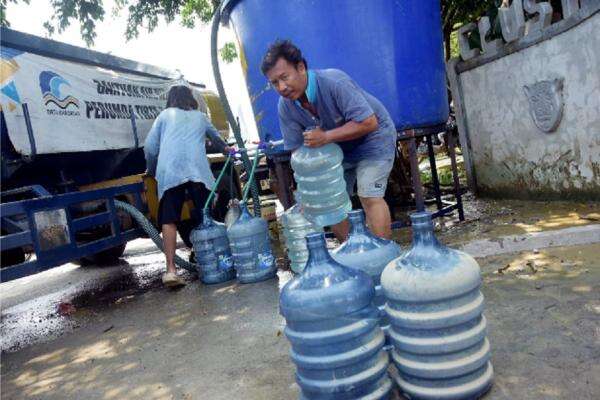 Atasi Kekeringan, Warga Bekasi Bisa Dapat Bantuan Air Bersih Gratis Atasi Kekeringan, Warga Bekasi Bisa Dapat Bantuan Air Bersih Gratis