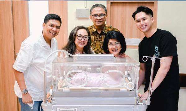 Luna Shabrina dan Axel Caesario Sambut Kelahiran Anak Pertama, Diberi Nama Leia Luna Shabrina dan Axel Caesario Sambut Kelahiran Anak Pertama, Diberi Nama Leia