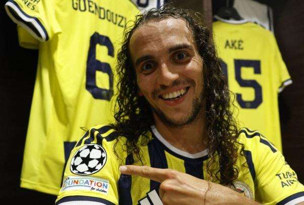 Matteo Guendouzi Dikeroyok Pemain hingga Suporter Usai Laga Olympique Lyon vs Fenerbahce Matteo Guendouzi Dikeroyok Pemain hingga Suporter Usai Laga Olympique Lyon vs Fenerbahce