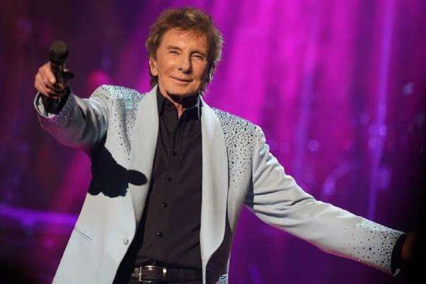 Baru Comeback, Barry Manilow Batalkan Konser di Las Vegas karena Sakit Baru Comeback, Barry Manilow Batalkan Konser di Las Vegas karena Sakit