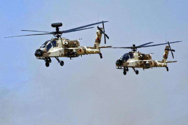 Helikopter Apache AS Jatuh di Dekat Selat Hormuz Helikopter Apache AS Jatuh di Dekat Selat Hormuz