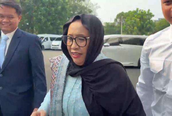 Nanik S Deyang Mundur dari Kepala BGN, Pilih Fokus Berobat Jantung ke Luar Negeri Nanik S Deyang Mundur dari Kepala BGN, Pilih Fokus Berobat Jantung ke Luar Negeri