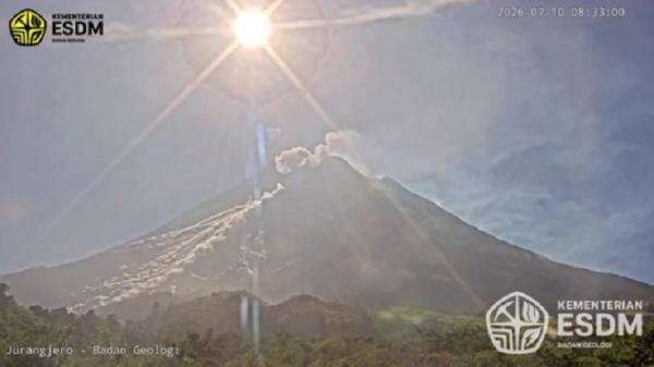 Gunung Merapi Luncurkan Awan Panas Guguran 2 Km ke Arah Barat Daya Gunung Merapi Luncurkan Awan Panas Guguran 2 Km ke Arah Barat Daya