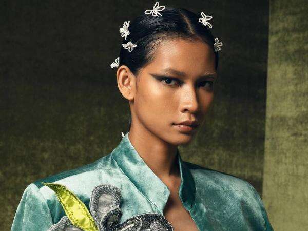 Profil Mirelle Aurelia, Model asal Indonesia yang Debut di Chanel SS27 Paris Profil Mirelle Aurelia, Model asal Indonesia yang Debut di Chanel SS27 Paris