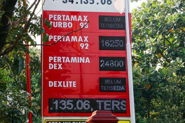 Daftar Lengkap Harga BBM di SPBU Pertamina! Pertamax Tetap, Turbo Turun Jadi Rp19.300/Liter Daftar Lengkap Harga BBM di SPBU Pertamina! Pertamax Tetap, Turbo Turun Jadi Rp19.300/Liter