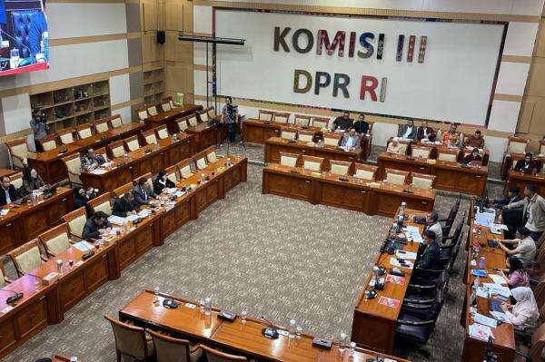 Komisi III DPR Uji Para Calon Hakim Agung dan Ad Hoc, Ini Daftar Namanya Komisi III DPR Uji Para Calon Hakim Agung dan Ad Hoc, Ini Daftar Namanya