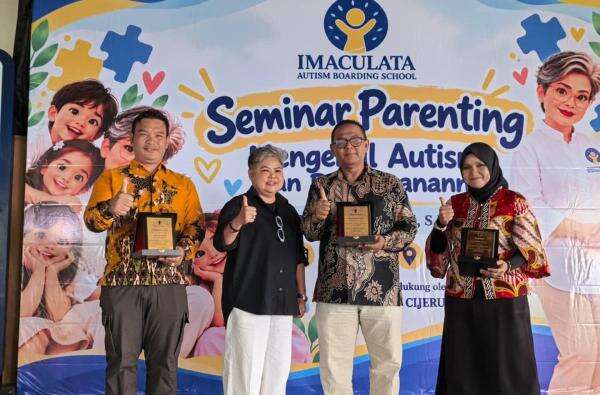 Komnas PA Ungkap Peran Penting Orang Tua dan Guru Terhadap Masa Depan Anak Autis Komnas PA Ungkap Peran Penting Orang Tua dan Guru Terhadap Masa Depan Anak Autis