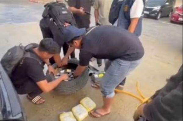 Bareskrim Tangkap Kurir Narkoba Jaringan Medan-Lombok, Sembunyikan Sabu 5 Kg di Ban Serep Bareskrim Tangkap Kurir Narkoba Jaringan Medan-Lombok, Sembunyikan Sabu 5 Kg di Ban Serep