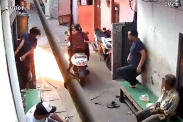 Pelempar Molotov di Koja Jakut Terus Diburu, Tak Ditemukan di Rumah Pelempar Molotov di Koja Jakut Terus Diburu, Tak Ditemukan di Rumah