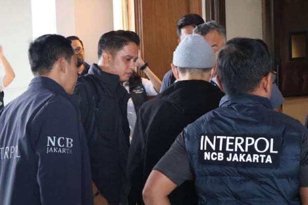 Daftar Teroris Indonesia yang Pernah Diburu Interpol, Nomor 1 Buron Internasional Bertahun-tahun Daftar Teroris Indonesia yang Pernah Diburu Interpol, Nomor 1 Buron Internasional Bertahun-tahun