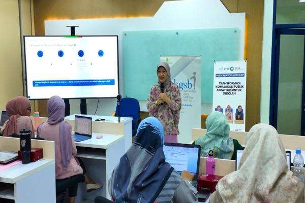 KGSB dan Prodi Ilmu Komunikasi UAI Perkuat Kapasitas Guru Lewat Public Relations Workshop KGSB dan Prodi Ilmu Komunikasi UAI Perkuat Kapasitas Guru Lewat Public Relations Workshop