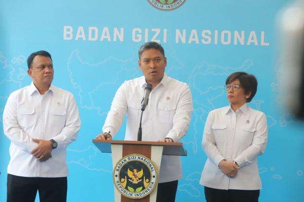 Kepala BGN Minta Pelajar Tak Bawa Pulang Menu MBG, Khawatir Picu Keracunan Kepala BGN Minta Pelajar Tak Bawa Pulang Menu MBG, Khawatir Picu Keracunan