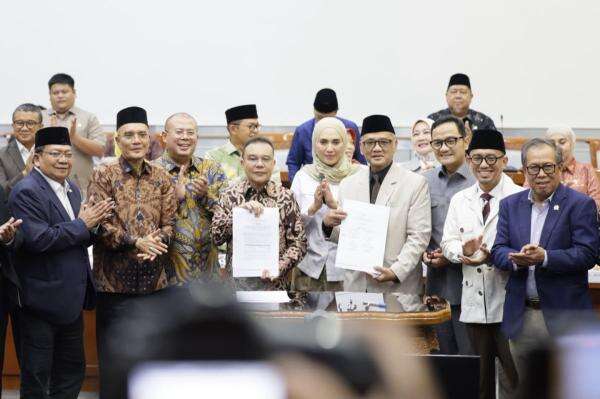 Di Tengah Ketidakpastian Global, Komitmen Presiden Prabowo Berikan Subsidi Biaya Haji 2027 hingga ONH Turun Di Tengah Ketidakpastian Global, Komitmen Presiden Prabowo Berikan Subsidi Biaya Haji 2027 hingga ONH Turun