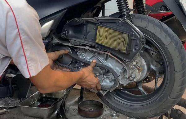 Motor Matik Bunyi Berdecit dan Bergetar? Ini Penyebabnya Motor Matik Bunyi Berdecit dan Bergetar? Ini Penyebabnya