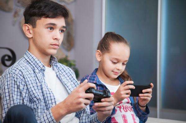 Anak Ketagihan Main Game Bakal Bikin Otak Rusak, Dokter Ungkap Alasannya! Anak Ketagihan Main Game Bakal Bikin Otak Rusak, Dokter Ungkap Alasannya!