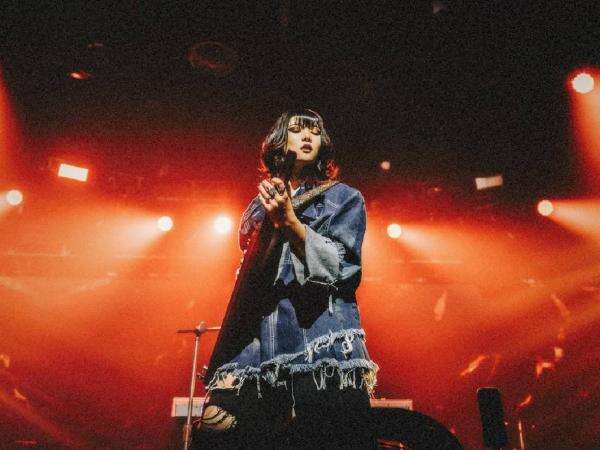 Isyana Sarasvati Jadi Tamu Spesial di Konser Avenged Sevenfold, Ada St Loco Juga! Isyana Sarasvati Jadi Tamu Spesial di Konser Avenged Sevenfold, Ada St Loco Juga!