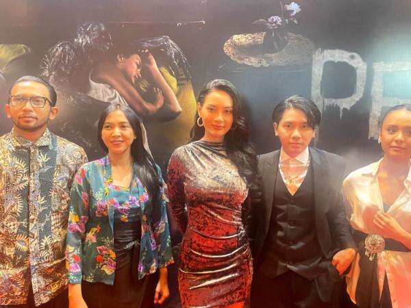 Main Film Pengantin Setan, Erika Carlina dan Emir Mahira Hadapi Tantangan Fisik dan Mental Main Film Pengantin Setan, Erika Carlina dan Emir Mahira Hadapi Tantangan Fisik dan Mental