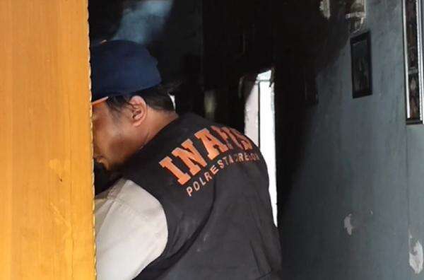 Polisi Selidiki Kejanggalan Kebakaran Rumah di Cirebon yang Tewaskan Ayah dan Bayi Polisi Selidiki Kejanggalan Kebakaran Rumah di Cirebon yang Tewaskan Ayah dan Bayi