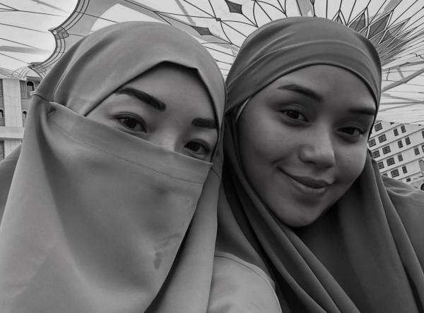 Audery Jesslyn Beri Kado Badal Umrah untuk Lula Lahfah di Hari Ulang Tahunnya Audery Jesslyn Beri Kado Badal Umrah untuk Lula Lahfah di Hari Ulang Tahunnya