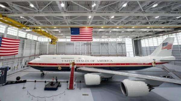 Qatar Hibahkan Pesawat Jet 747 pada AS setelah Trump Ingin Meminjamnya untuk Air Force One Qatar Hibahkan Pesawat Jet 747 pada AS setelah Trump Ingin Meminjamnya untuk Air Force One