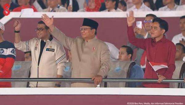 Momen Presiden Prabowo Lepas Karnaval Malam Merdeka di Monas Momen Presiden Prabowo Lepas Karnaval Malam Merdeka di Monas