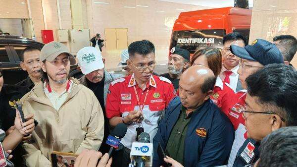 Buntut Pernyataan Kucing, Eks Ketua BEM UGM Tiyo Ardianto Dilaporkan ke Bareskrim Buntut Pernyataan Kucing, Eks Ketua BEM UGM Tiyo Ardianto Dilaporkan ke Bareskrim
