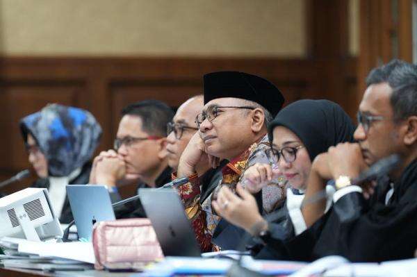 Saksi Bantah Eks Menag Yaqut Instruksikan Pembagian Kuota Haji, Ungkap Tak Terima Fee Saksi Bantah Eks Menag Yaqut Instruksikan Pembagian Kuota Haji, Ungkap Tak Terima Fee
