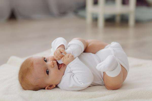 Bayi Tak Boleh Diberi Air Putih, Dokter Anak Ungkap Alasannya! Bayi Tak Boleh Diberi Air Putih, Dokter Anak Ungkap Alasannya!
