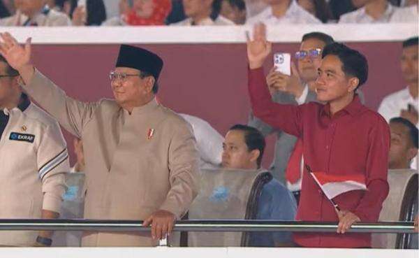 Prabowo-Gibran Lepas Karnaval HUT ke-81 RI di Monas, Mobil Hias Kementerian Mulai Bergerak Prabowo-Gibran Lepas Karnaval HUT ke-81 RI di Monas, Mobil Hias Kementerian Mulai Bergerak