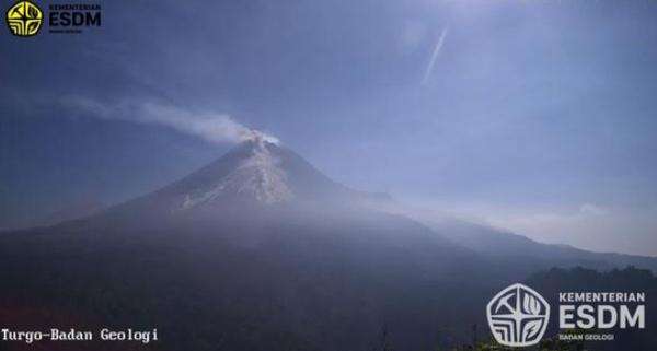 Siaga! Gunung Merapi Meletus Luncurkan Awan Panas Sejauh 1,8 Kilometer Siaga! Gunung Merapi Meletus Luncurkan Awan Panas Sejauh 1,8 Kilometer