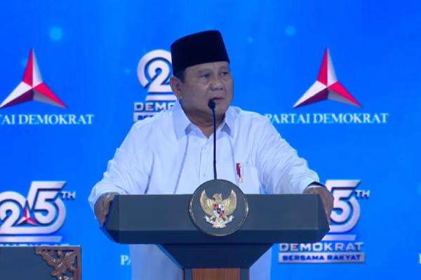Prabowo Hadiahkan Buku kepada Para Kader Demokrat: Masa Depan Kita Cerah Prabowo Hadiahkan Buku kepada Para Kader Demokrat: Masa Depan Kita Cerah