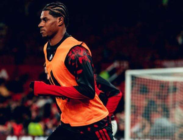 Manchester United Tersingkir Tragis dari Piala Liga Inggris 2026-2027, Kemarahan Suporter Sasar Rashford dan Dalot Manchester United Tersingkir Tragis dari Piala Liga Inggris 2026-2027, Kemarahan Suporter Sasar Rashford dan Dalot