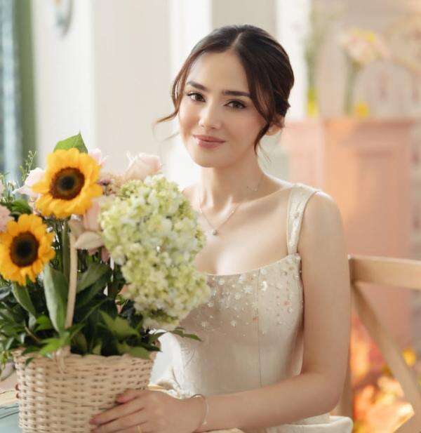Syifa Hadju Curhat Datang Bulan di Threads, Tepis Isu Hamil usai Bulan Madu? Syifa Hadju Curhat Datang Bulan di Threads, Tepis Isu Hamil usai Bulan Madu?