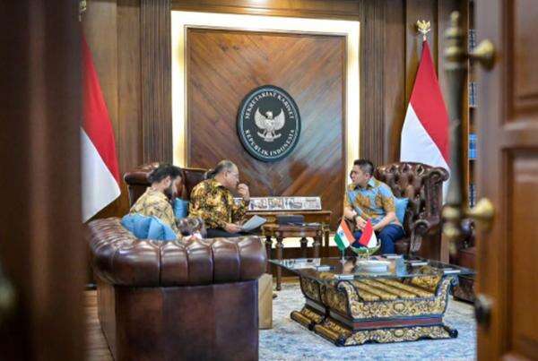 Seskab Teddy Bertemu Dubes India, Bahas Rencana Kunjungan PM Narendra Modi ke Indonesia Seskab Teddy Bertemu Dubes India, Bahas Rencana Kunjungan PM Narendra Modi ke Indonesia
