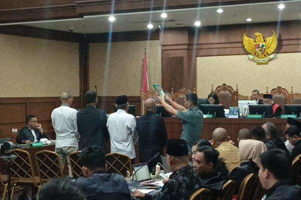 Hubungan Yaqut-Nusron Wahid Disorot di Sidang Kasus Kuota Haji, Disebut Seperti Tom and Jerry Hubungan Yaqut-Nusron Wahid Disorot di Sidang Kasus Kuota Haji, Disebut Seperti Tom and Jerry