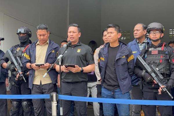 Bongkar Pembuatan Uang Palsu Senilai Rp36 Miliar di Tangsel, Polda Metro: Belum Beredar Bongkar Pembuatan Uang Palsu Senilai Rp36 Miliar di Tangsel, Polda Metro: Belum Beredar
