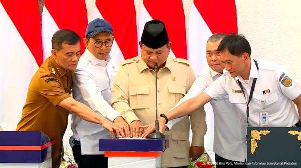 Prabowo Bidik Proyek Kereta Raksasa: Trans Sumatra Bakauheni-Medan dan Trans Kalimantan Prabowo Bidik Proyek Kereta Raksasa: Trans Sumatra Bakauheni-Medan dan Trans Kalimantan