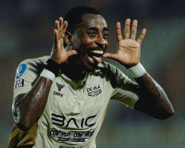 Dewa United Bungkam Borneo FC 3-1, Denilson Junior Cetak Gol Juggling Dewa United Bungkam Borneo FC 3-1, Denilson Junior Cetak Gol Juggling