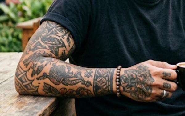 Pasang Tato Permanen? Ketahui Dulu Fakta Medis di Balik Tinta Menempel Seumur Hidup Pasang Tato Permanen? Ketahui Dulu Fakta Medis di Balik Tinta Menempel Seumur Hidup