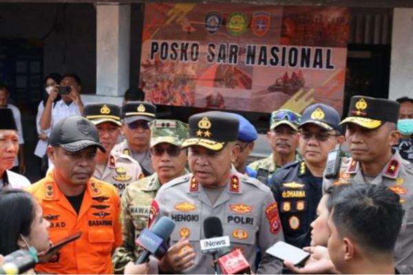 Kapolda Banten Turun Langsung ke Posko Pencarian 5 Jurnalis Hilang, Kerahkan 200 Personel Kapolda Banten Turun Langsung ke Posko Pencarian 5 Jurnalis Hilang, Kerahkan 200 Personel