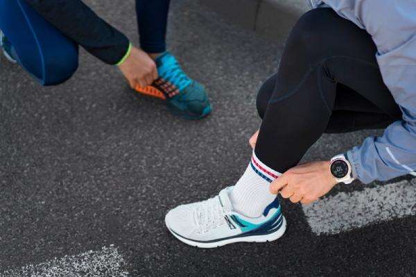 Apakah Sepatu Lari dengan Plat Karbon Lebih Aman? Cek Faktanya! Apakah Sepatu Lari dengan Plat Karbon Lebih Aman? Cek Faktanya!