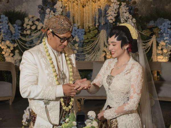 Resmi Jadi Suami Amanda Rigby, Andre Taulany: Semua Ketetapan Milik Allah Resmi Jadi Suami Amanda Rigby, Andre Taulany: Semua Ketetapan Milik Allah