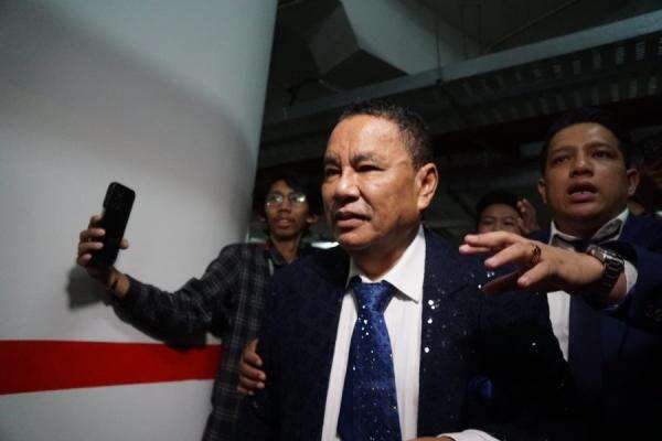 Hotman Paris Beberkan Jika Eks Jampidsus Febrie Adriansyah Belum Ditahan Hotman Paris Beberkan Jika Eks Jampidsus Febrie Adriansyah Belum Ditahan