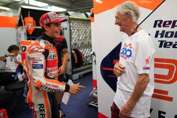 Giacomo Agostini Mau Bujuk Marc Marquez Segera Pensiun dari MotoGP Giacomo Agostini Mau Bujuk Marc Marquez Segera Pensiun dari MotoGP