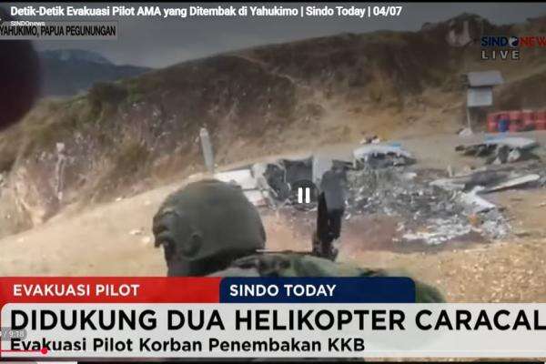 Momen Menegangkan Pasukan TNI Evakuasi Jenazah Pilot AS yang Ditembak OPM di Yahukimo Momen Menegangkan Pasukan TNI Evakuasi Jenazah Pilot AS yang Ditembak OPM di Yahukimo