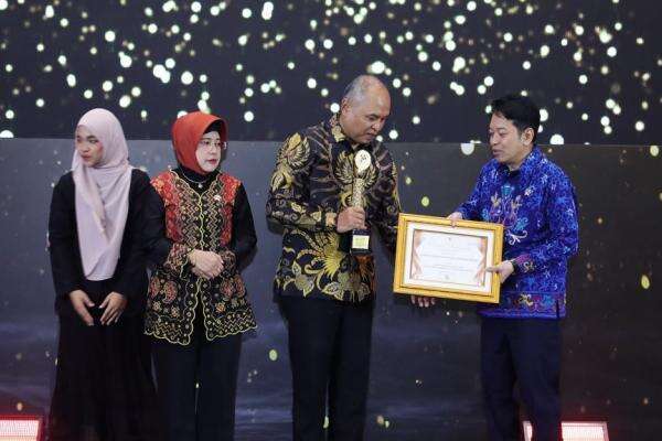 Raih Penghargaan dari BPS, Kepala BSSN: Kedaulatan Data Bisa Terwujud Jika Ditopang Keamanan Siber Raih Penghargaan dari BPS, Kepala BSSN: Kedaulatan Data Bisa Terwujud Jika Ditopang Keamanan Siber