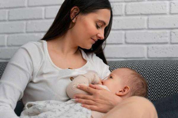 Bayi Minum ASI Berapa Banyak dalam Sehari? Ini Tanda si Kecil Sudah Kenyang Bayi Minum ASI Berapa Banyak dalam Sehari? Ini Tanda si Kecil Sudah Kenyang