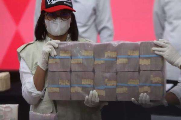 KPK Sita Uang Sebanyak 20 Koper dan Valas dari OTT di Kabupaten Bogor KPK Sita Uang Sebanyak 20 Koper dan Valas dari OTT di Kabupaten Bogor