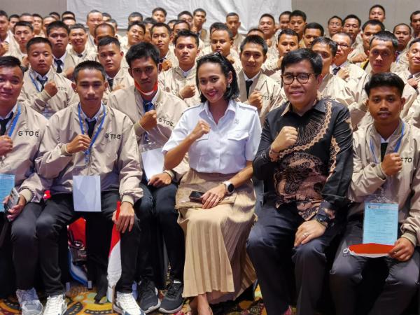 Lepas 399 Calon Pekerja Migran ke Korea Selatan, Wamen PPMI: Jadilah Pahlawan Devisa Lepas 399 Calon Pekerja Migran ke Korea Selatan, Wamen PPMI: Jadilah Pahlawan Devisa